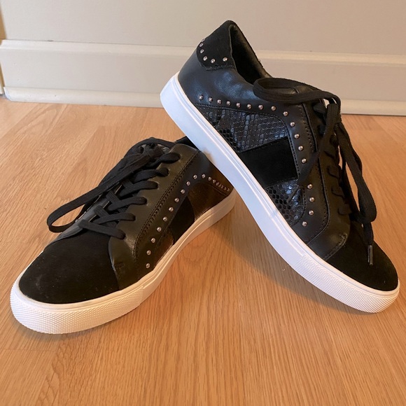 Steve Madden Shoes - Steve Madden Zacy casual sneakers